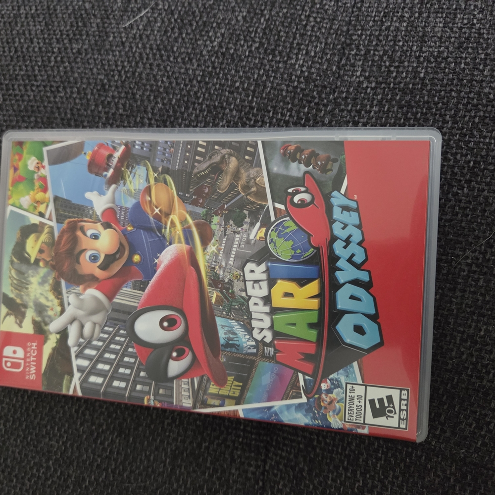 Nintendo Switch Super Mario Odyssey - Red